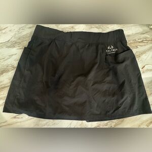 New Realtree women’s skort. Worn once to try on, but I did remove the tags.